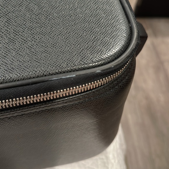 Louis Vuitton Carry On Suitcase - Picture 13 of 16